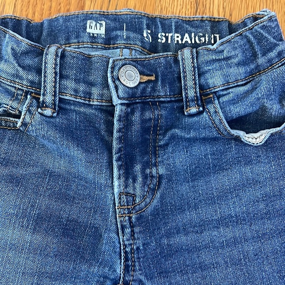 Gap Medium Wash Straight Legged Jean - Picture 2 of 10